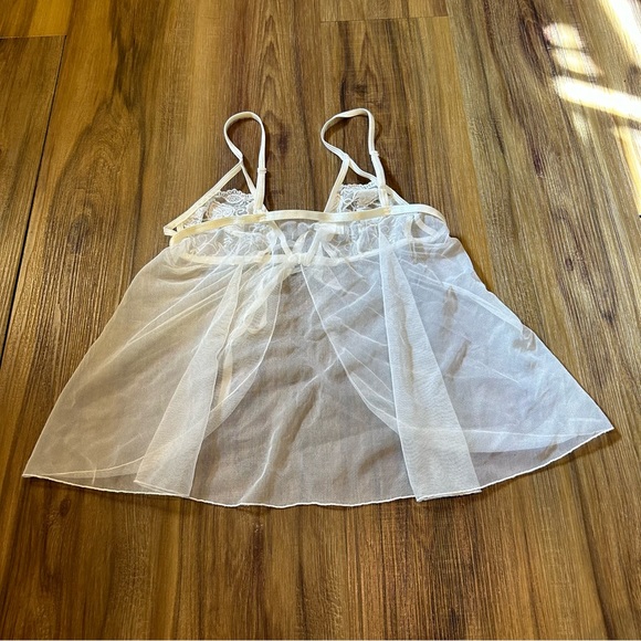 Fredrick’s of Hollywood Sheer white lingerie top size medium - Picture 6 of 6
